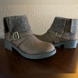 Womens Brand New Rocket Dog ankle boots. Size 8.